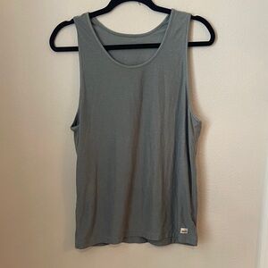 Vuori Strato Tech Tank Blue Gray Size M Performance Activewear